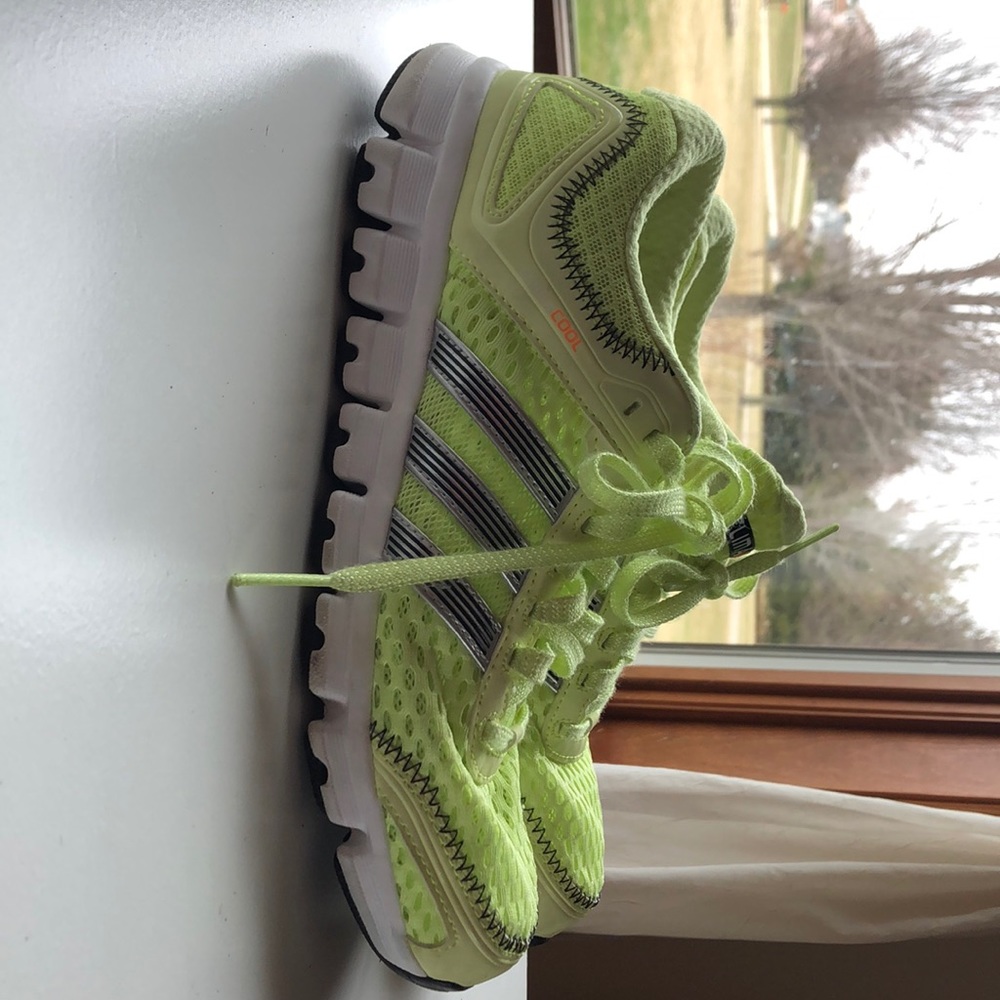 Adidas tennis shoes size 7.5